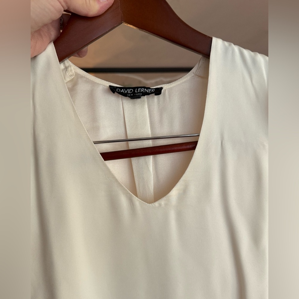 David Lerner Cream Sleeveless V-Neck Blouse - Picture 7 of 10